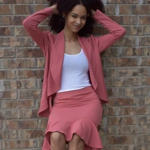 Conjunto de falda y chaqueta Work Shouldn't Look This Good - Imagen 1 de 2