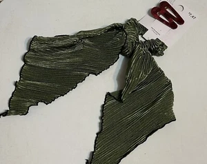 Time and True 3pc Set Hair Accessories Olive Green Hair Tie Tails w/ Clips - Picture 1 of 3