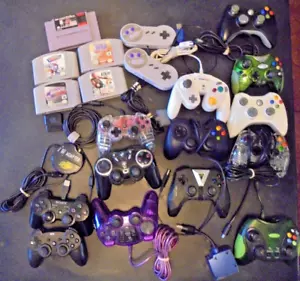 Game controllers Lot some vintage, Sony, Nintendo, Xbox etc & a few games + - Picture 1 of 17
