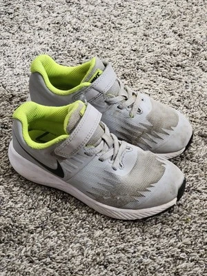 Nike Zapatos Correr Gris Verde Estrella 12C Sin Cordones Gancho y Lazo Cierre Deportes Atletismo Foto 1 de 4