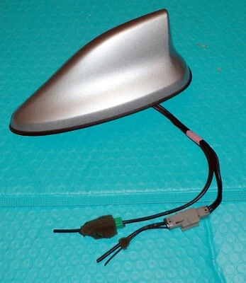 Antena de aleta de tiburón radio Nissan Rogue/Murano 2016-2020 28208-6FL1A OEM-plateada Foto 1 de 4