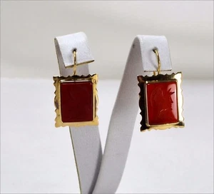 OHRRINGE AUS 18 kt GELBGOLD MIT ROTEM ACHAT RECHTECKIG GRAVIERT OGHT 073 - Bild 1 von 3