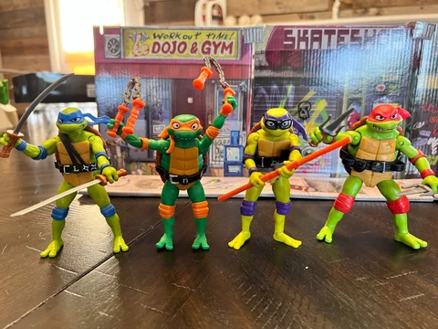 TMNT Mutant Mayhem 8 Figure Collection - Turtles and Villains Cover