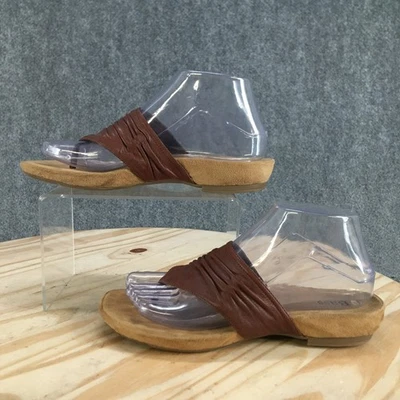 BASS Sandals Womens 7 M Cezzane Casual Comfort Slip On Thong Flats Brown Leather - Image 1 of 4