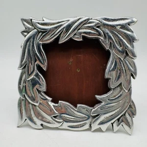 "Precioso marco de fotos de pie artesanal de 3,5"" x 3,5"" de hoja de metal rústico hecho a mano" - Imagen 1 de 3