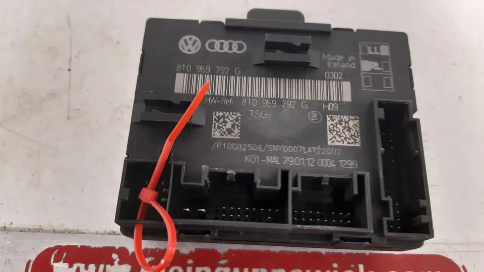 CENTRALINA CHIUSURA CENTRALIZZATA Audi A5 Cabriolet Quattro (B8F/B8K) 8T0959792G - Immagine 1 di 1