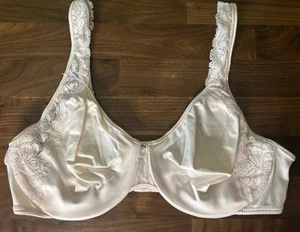 Vtg Pale Pink Bali Bra 3318 40C Satin Lace Second Skin Underwire Sheer Stretch - Picture 1 of 6