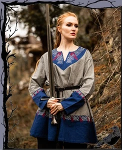 Túnica vikinga medieval - Freydis con bordados Leonardo Carbone - Imagen 1 de 4