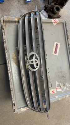 Grille TOYOTA COROLLA 03 04 05 06 07 08 Foto 1 de 4