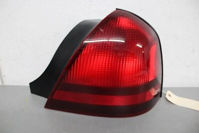 1998 1999 2000 2001 2002 MERCURY GRAND MARQUIS RIGHT SIDE TAIL LIGHT - Изображение 1 из 4