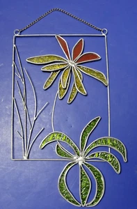 70er Jahre Buntglas Fensterbehang RETRO Blume Sonnenfänger - signiert ~ 10,75" L x 7" B - Bild 1 von 12