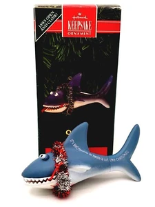 Hallmark Tasty Christmas Great White Ornament - 1992 - Picture 1 of 13