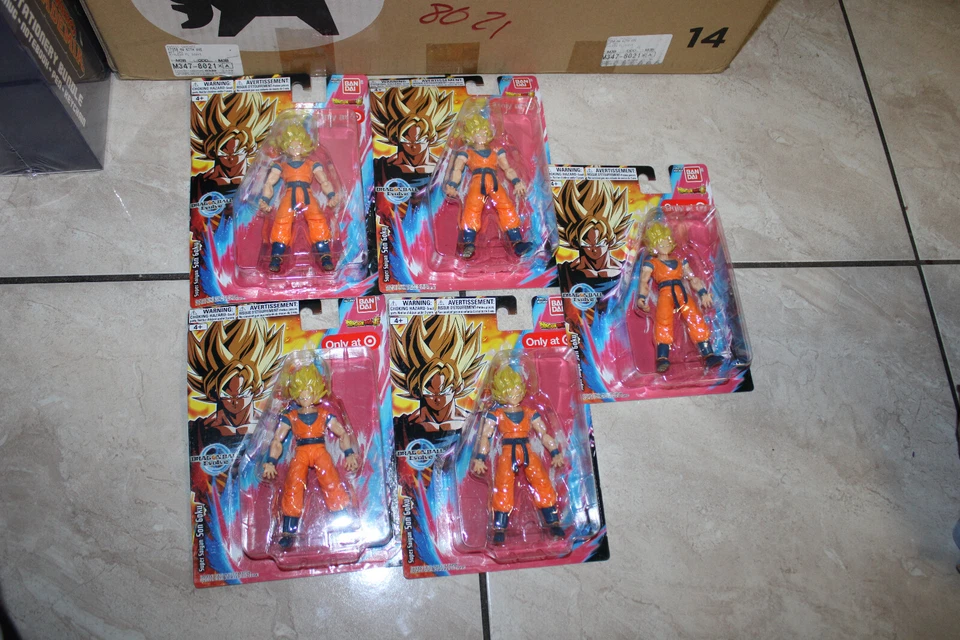Figura de acción Bandai Dragonball Evolve Super Saiyan Son Goku 5" exclusiva de objetivo Foto 1 de 1