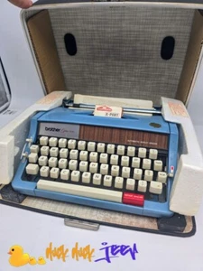 Brother Opus 885 Typewritter blue with case in excellent condition with case - Picture 1 of 14