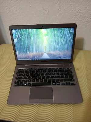 SAMSUNG 530U QUAD I5-3317U 4gb 13,3"  128GB ssd m2 WIN10 - Immagine 1 di 4