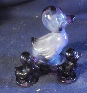 Boyd Debbie duck w two ducklings Mountain Haze slag Boyd glass - Picture 1 of 6