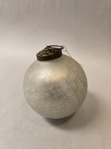 Adorno de árbol de Navidad estilo bola craquelado plateado ~ 3" de diámetro ~ pesado - Imagen 1 de 3