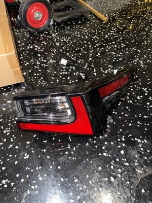 2021-2025 LEXUS IS300 IS350 IS500 OUTER TAIL LIGHT OEM RIGHT PASSENGER SIDE LED — 第 1/3 张图片