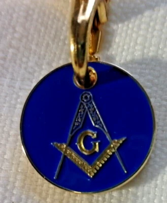Masonic Square & Compass with letter G. Key ring fob - Gold colour fob - used. - Image 1 of 2