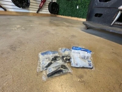 (1) Complete Set of 4 Genuine OEM GM Tire Pressure Sensors #13540606 - Image 1 of 3