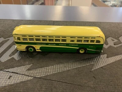 Corgi Classics GM 4505 Chicago Transit Motor Coach Diecast 1997 - Image 1 of 3