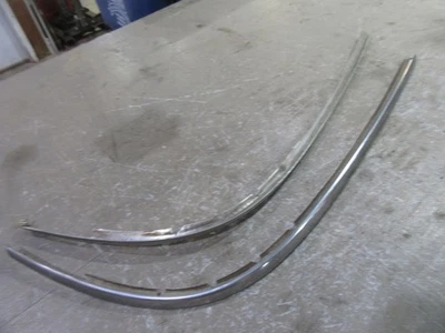 Ford Customline 1955 4 puertas exterior ventana trasera moldura inferior acero inoxidable Foto 1 de 4