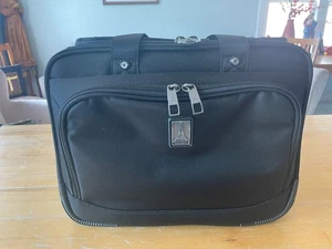 TRAVELPRO Flight Crew 5 Flight Tote Carry-On Passenger Bag Black Nylon Airplane - Picture 1 of 12