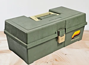 Vintage Plano grün Tackle Box 12" x 7" 1 Tablett/6 Fächer klappbarer Griff - Bild 1 von 15