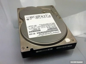 320GB Hitachi CinemaStar P7K500 Festplatte 3.5 Zoll, SATA 3Gb/s HCP725032GLA380 - Bild 1 von 1