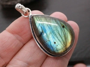 GJ69 GW LABRADORIT TROPFEN  *FEUER* GRÜN-BLAU ANHÄNGER +*TOP* +KETTE / LEDER! - Bild 1 von 3