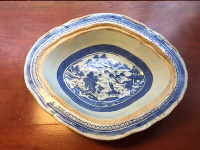 Antiguo cuenco de verduras ovalado chino azul y blanco de exportación de porcelana Cantón Foto 1 de 4