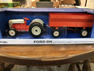 ERTL FORD 8N TRACTOR  WITH FLARBOX WAGON 1/16 SCALE NIB - Image 1 of 3