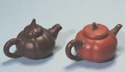 Vintage Chinese 20th Century Pair of Miniature Yixing Pottery Gourd Teapots - Image 1 of 4