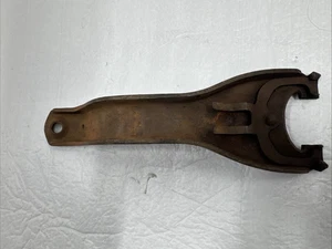 1964 GM Clutch Release Fork Chevrolet Bell Housing Impala Nova Chevelle #TOB - Picture 1 of 8