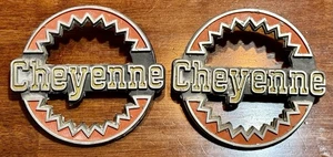 2er Set Chevy Cheyenne Blazer Embleme Abzeichen #330316 Z-1803 mit Pins 1976 - 1980 - Bild 1 von 10
