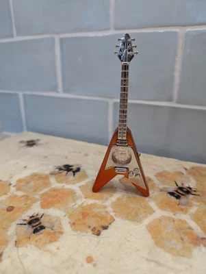 WM Widdop Miniature Guitar Clock - Image 1 of 4