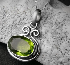 925 Sterling Silver Natural Peridot Oval Pendant Women Chain Necklace Boxed - Picture 1 of 6