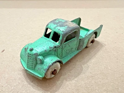 Vintage TootsieToy Diecast FORD PICK-UP TRUCK - 2 3/4" Long - Image 1 of 4