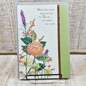 Tarjeta de felicitación del día de los abuelos Hallmark verde floral casi o lejos amor - Imagen 1 de 8