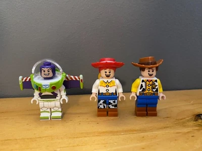 LEGO Disney Pixar Toy Story Minifigura Lote de 3 Buzz Lightyear Jessie Woody Foto 1 de 4