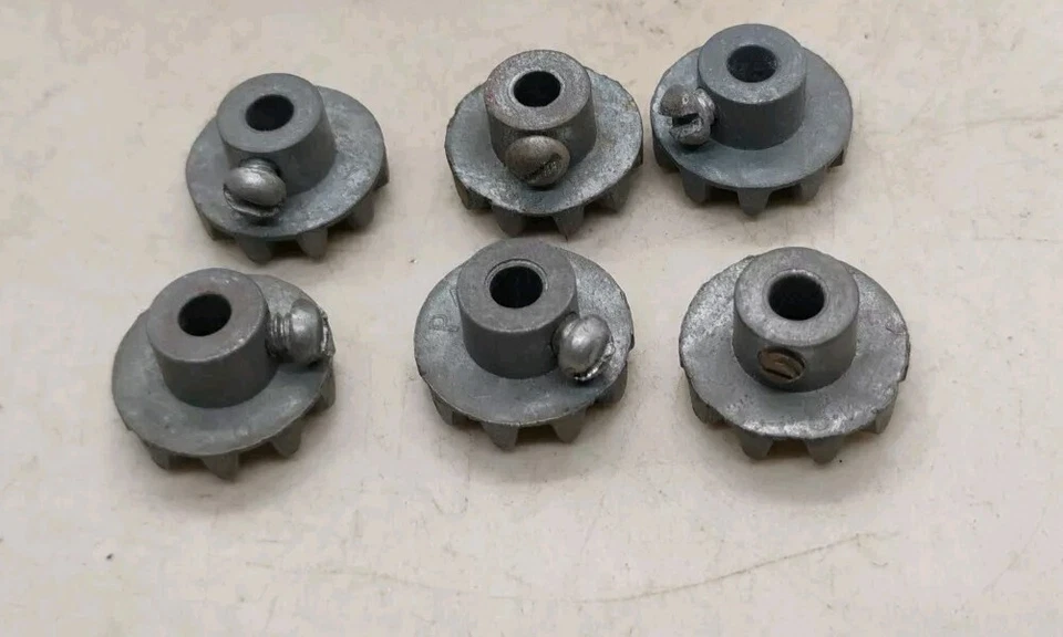Juego de montador Gilbert parte P-48 inglete engranaje inferior cerrado lote de 6 con tornillos de fijación Foto 1 de 1