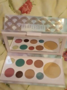 Avon Pearlesque treasure Makeup Pallete (for eyes & face) - Picture 1 of 2