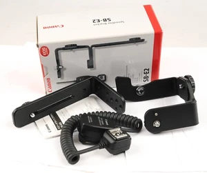Genuine CANON Off-Camera Dedicated Speedlite Bracket and cord (1379G) - Photo 1/5