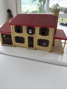O Gauge Two Story House With Garage , Assembled - Picture 1 of 11