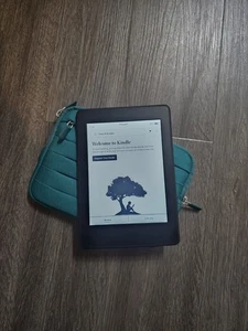 Amazon Kindle Paperwhite 7th Generation 4GB eReader bundle with green case. - Picture 1 of 11