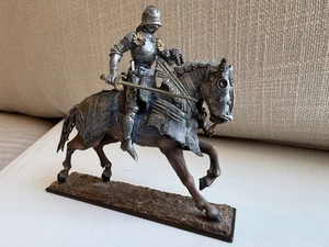 Wimpel Miniaturen Sammlung Burgundischer Ritter auf Pferd mit Schwert, Vollrüstung - Bild 1 von 9