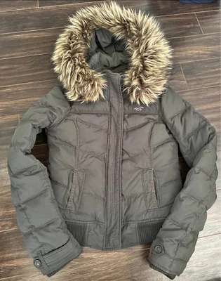 Hollister Fur Puffer Jacket Size Large - Image 1 of 2