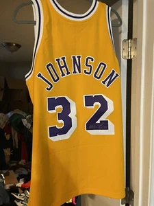 LA Lakers Magic Johnson Signed Gold 1984 Mitchell & Ness Swingman Jersey - Picture 1 of 5