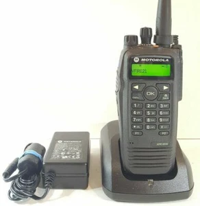MOTOROLA MOTOTRBO XPR 6550 VHF 136-174 MHz TDMA DMR 2-drożne radio AAH55JDH9LA1AN - Zdjęcie 1 z 1