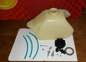 NUEVO TANQUE DE GASOLINA HONDA TRX70 1986-1987 CON TAPA Y HERRAJES HECHO EN EE. UU. - Imagen 1 de 1